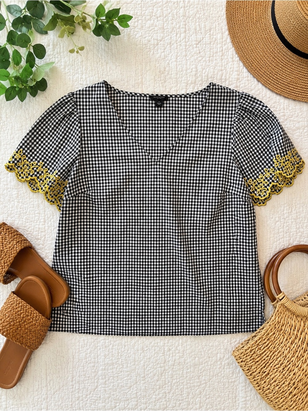 🖤💛Ann Taylor Petite Gingham Blouse SP Black White Check Embroidered Sleeve Top🖤💛